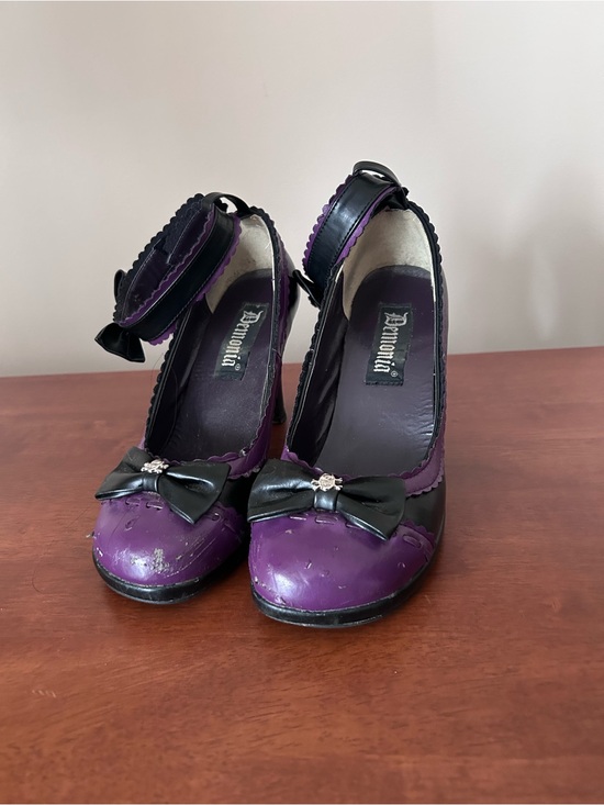 Demonia Shoes - RARE Demonia GLAM-40 Schwarz-Lila (size 8)